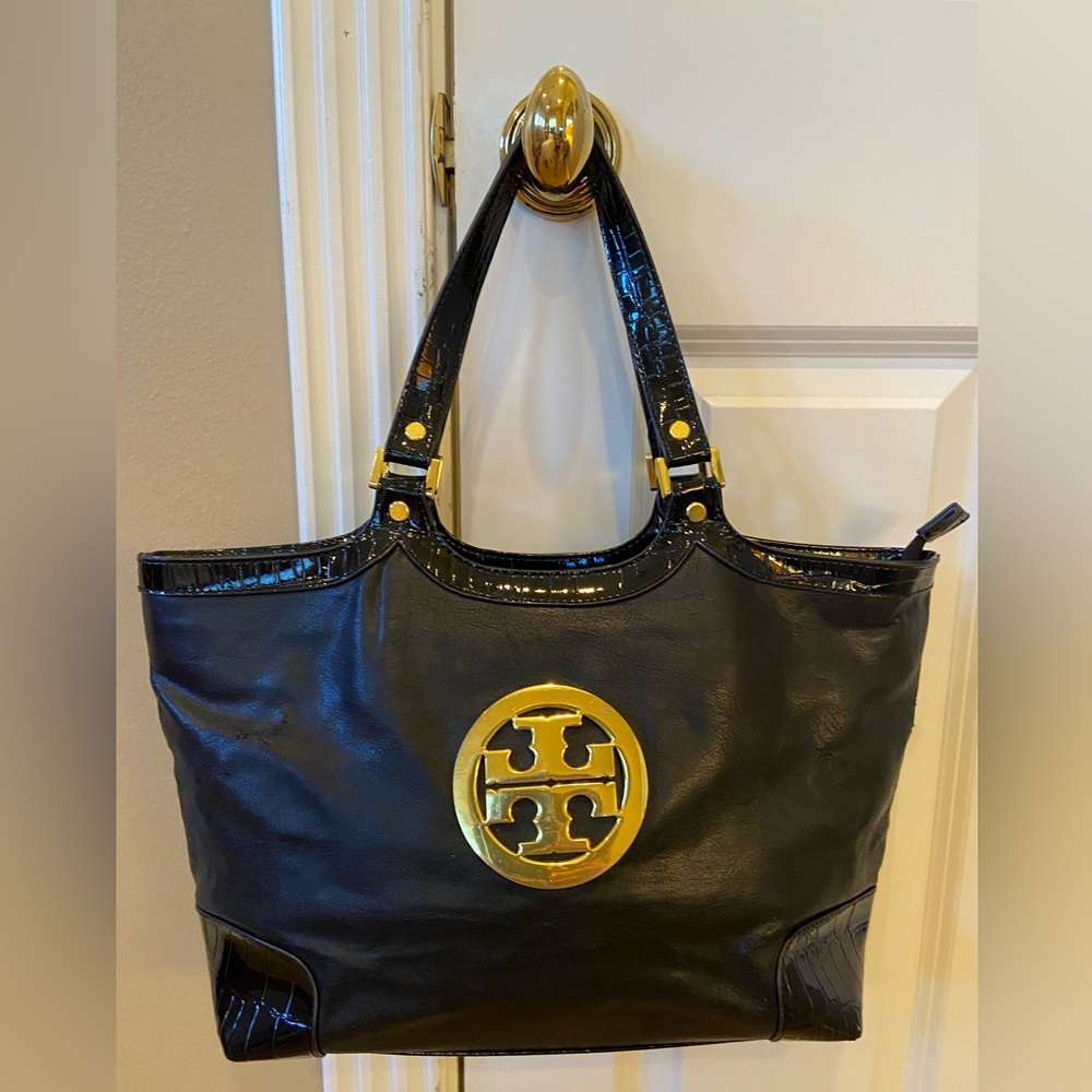 Black leather purse